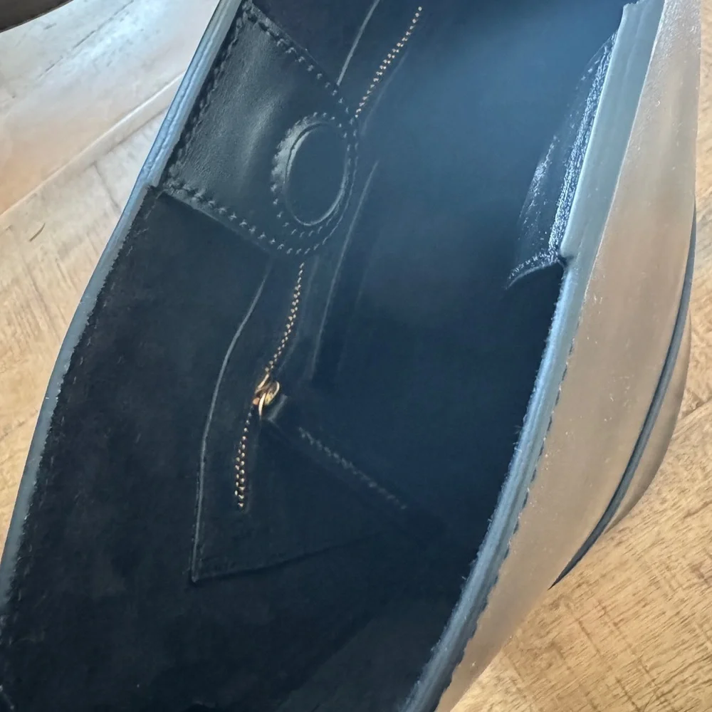 Sezane Gary in Gloss Black Leather Bag - Picture 5 of 8